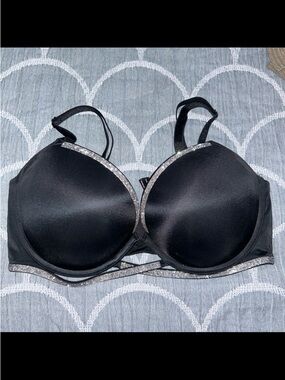 Victoria’s Secret Very Sexy Rhinestone Push Up Bra Size 36DD